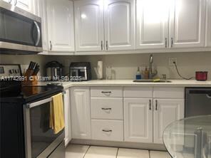 230 174th St, Unit # 2410 in Sunny Isles Beach, FL - Foto de edificio