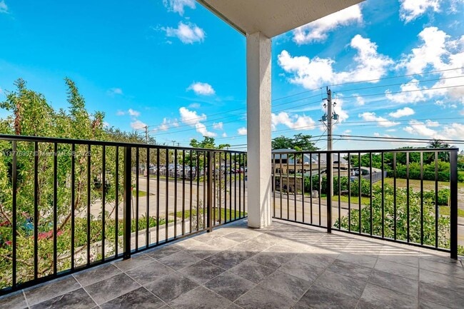 625 NW 30th Ave in Pompano Beach, FL - Building Photo - Building Photo