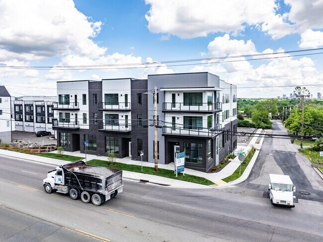 City Bluffs in Nashville, TN - Building Photo - Building Photo