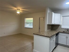 2640 NE 8th Ave in Wilton Manors, FL - Building Photo - Building Photo