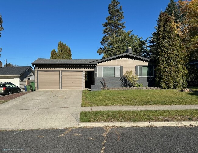property at 3804 W Decatur Ave