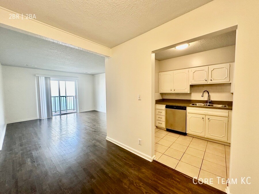 7502 Wyoming St-Unit -6 in Kansas City, MO - Foto de edificio