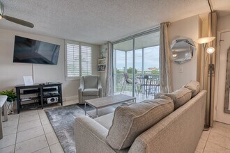5700 Bonita Beach Rd SW in Bonita Springs, FL - Building Photo - Building Photo