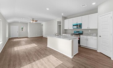 25477 Blossom Ct in Montgomery, TX - Building Photo - Building Photo