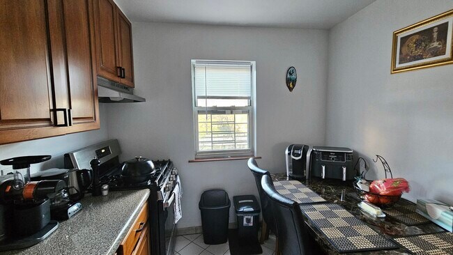 5441 Post Rd, Unit 2 in Bronx, NY - Building Photo - Building Photo