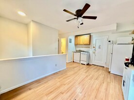 E.3rd E3rd St in New York, NY - Building Photo