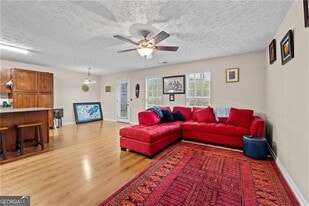 5529 Union Pointe Pl, Unit B in Union City, GA - Building Photo