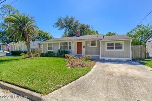 1058 Willis Dr in Jacksonville, FL - Building Photo