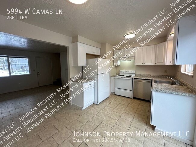5994 W Camas Ln in Boise, ID - Building Photo - Building Photo