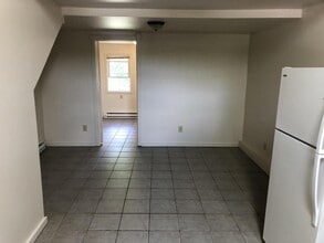 609 Grove City Rd in Slippery Rock, PA - Building Photo - Building Photo