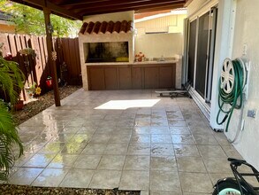 5773 NW 99th Ave in Doral, FL - Building Photo - Building Photo