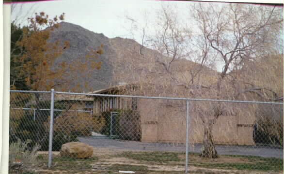 15506 Kiamichi Rd in Apple Valley, CA - Foto de edificio