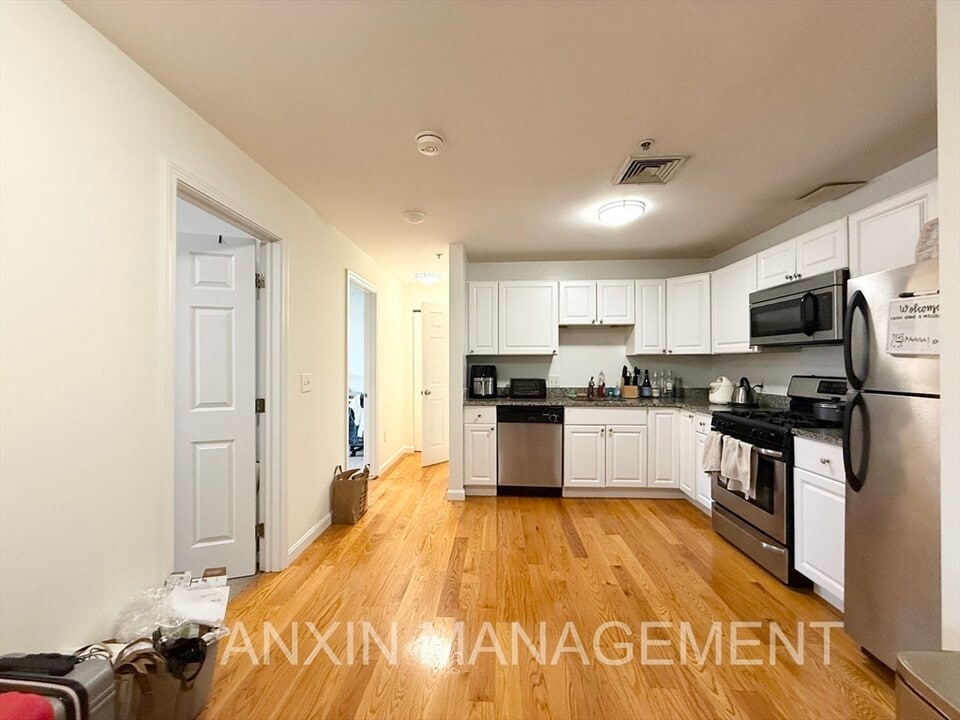 660 Cambridge St in Cambridge, MA - Building Photo