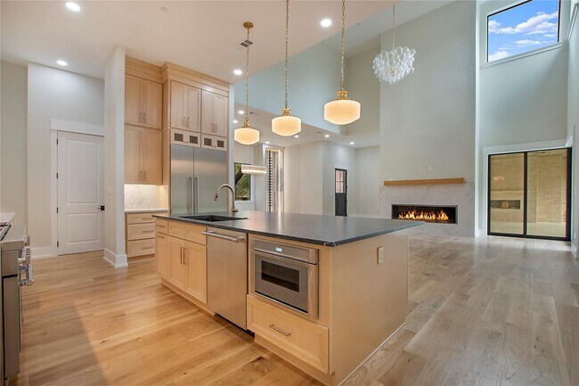 4208 Allencrest Ln in Dallas, TX - Building Photo - Building Photo