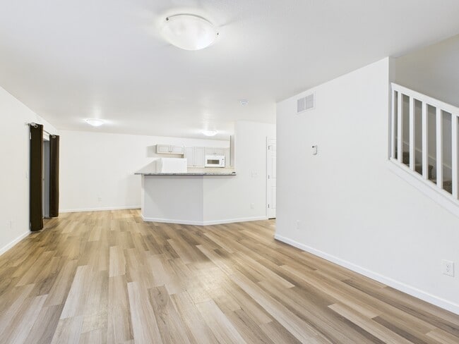 3905 Tanada Rd in North Pole, AK - Building Photo - Building Photo