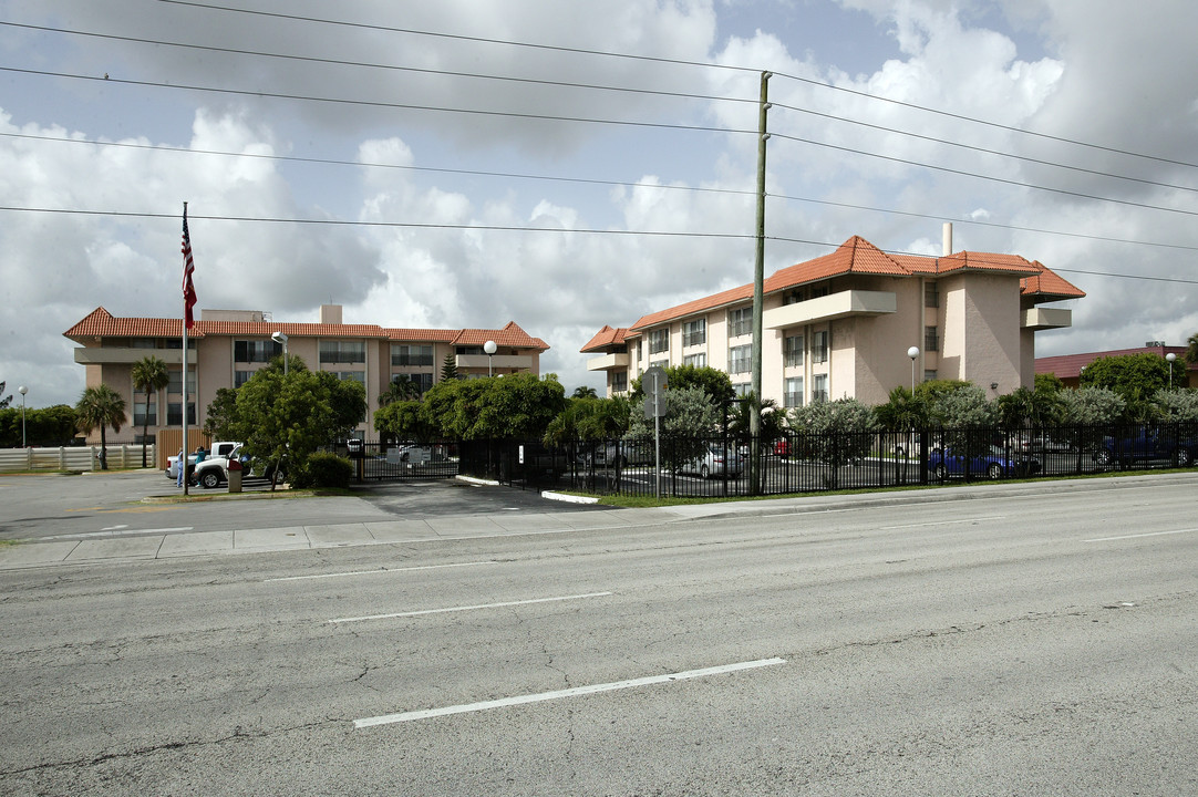 Coral Park Apartment in Miami, FL - Building Photo