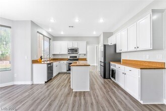 9604 Windom Point Ave in Las Vegas, NV - Building Photo - Building Photo