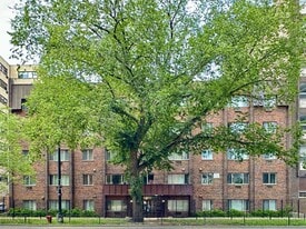 5820 N Sheridan Rd in Chicago, IL - Building Photo