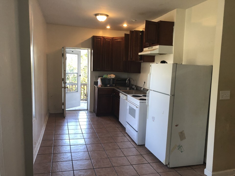 2313 Allendale Rd in Baltimore, MD - Building Photo