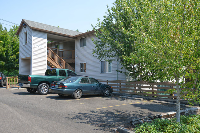 College Park Apartments in Portland, OR - Building Photo - Building Photo