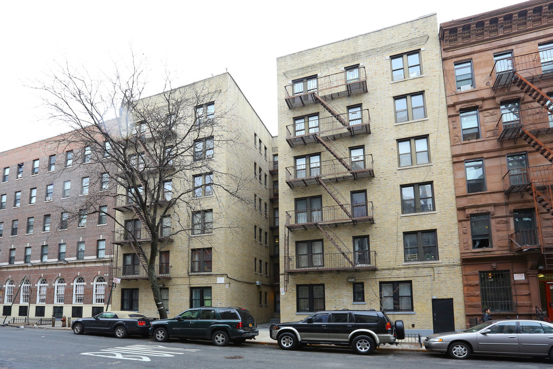 131 W 137th St in New York, NY - Building Photo