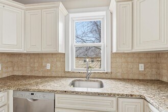 168 Woodside Ave in Ridgewood, NJ - Building Photo - Building Photo