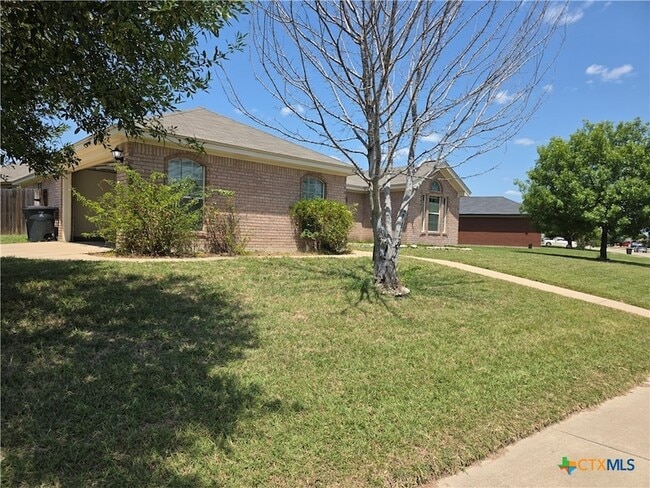 3901 Mustang Dr