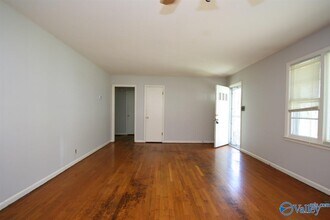 2803 Mallory Ave NW in Huntsville, AL - Foto de edificio - Building Photo