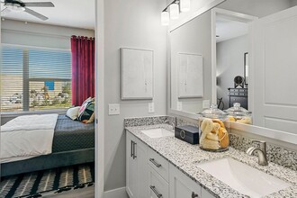 8200 Glenn Day Dr, Unit 3201 in Arlington, TX - Building Photo - Building Photo