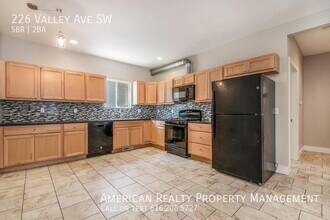 226 Valley Ave SW in Grand Rapids, MI - Building Photo - Building Photo