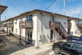 Annie Apartments in Tampa, FL - Building Photo - Primary Photo