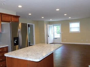 12 Pine St in Norwalk, OH - Foto de edificio - Building Photo