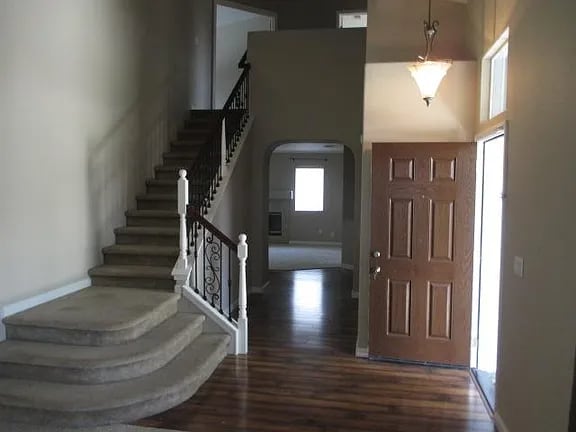 142 Mike Gartrell Cir in Sacramento, CA - Foto de edificio - Building Photo