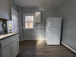 206 Main St in Portland, CT - Building Photo - Building Photo