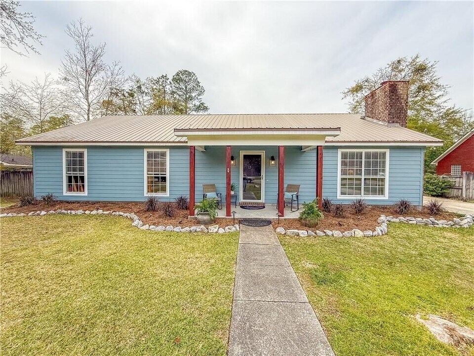 905 Deer Run Dr in Saraland, AL - Building Photo