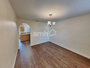 209 King Arthur Ct in St. Augustine, FL - Foto de edificio - Building Photo