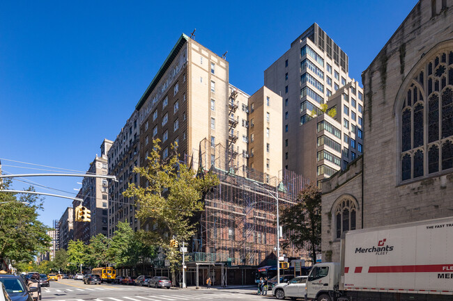 562 West End Ave in New York, NY - Foto de edificio - Primary Photo