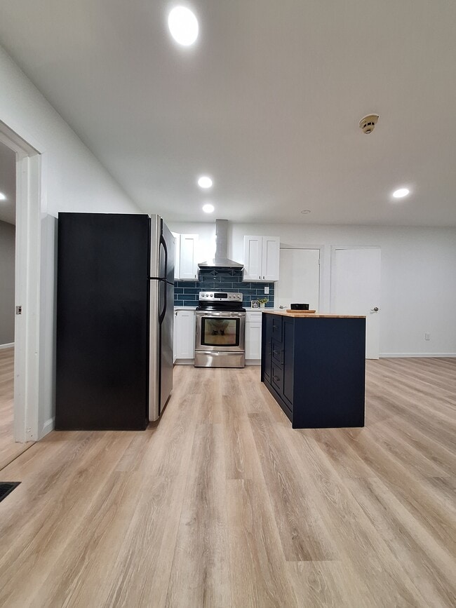 14 N Broadway in Gloucester City, NJ - Foto de edificio - Building Photo