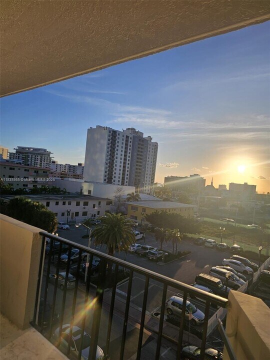 6965 Harding Ave in Miami Beach, FL - Foto de edificio