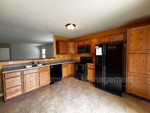 7501 Ravens Stone Dr in Fort Wayne, IN - Building Photo - Building Photo
