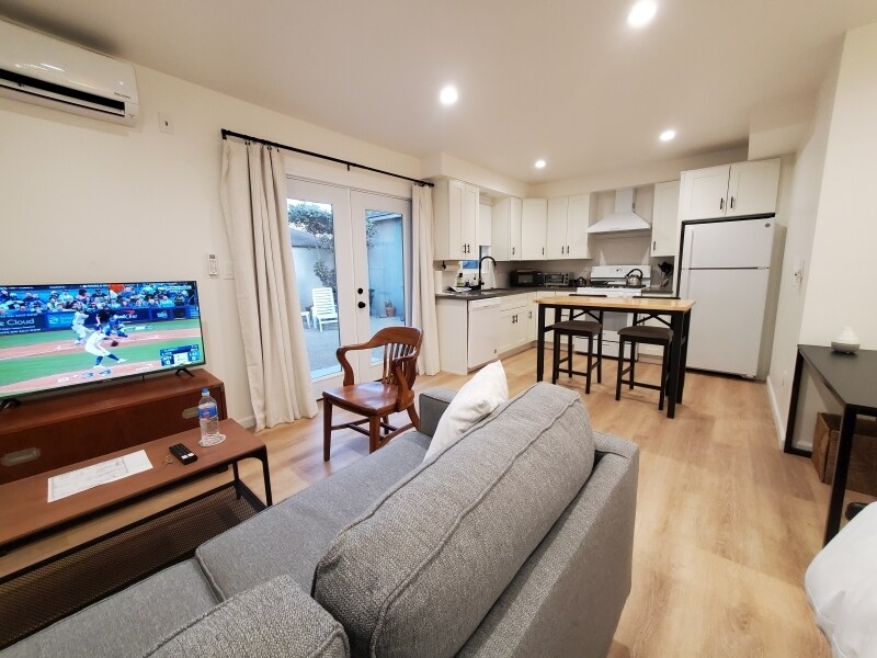 8973 W 24th St in Los Angeles, CA - Foto de edificio