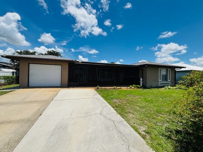 27064 Omni Ln in Punta Gorda, FL - Building Photo - Building Photo