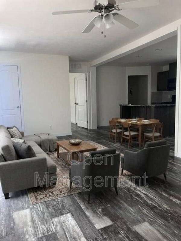 511 E 1st St in Huxley, IA - Building Photo - Building Photo