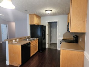 8004 Garrett Pines Dr in Columbus, GA - Building Photo - Building Photo