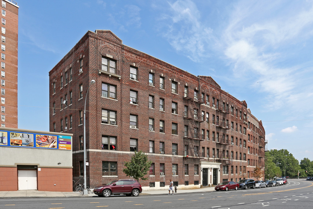 133 Fort George Ave in New York, NY - Foto de edificio