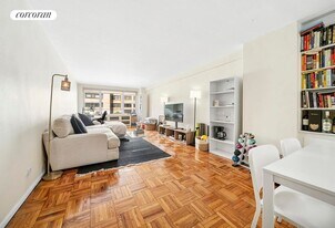 201 E 37th St in New York, NY - Building Photo