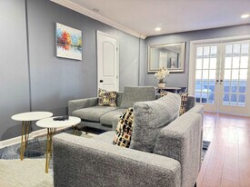 215 Piedmont Ave NE in Atlanta, GA - Building Photo