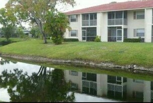 3576 N University Dr in Coral Springs, FL - Building Photo