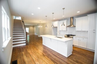 1822 10th Ave N in Nashville, TN - Building Photo - Building Photo