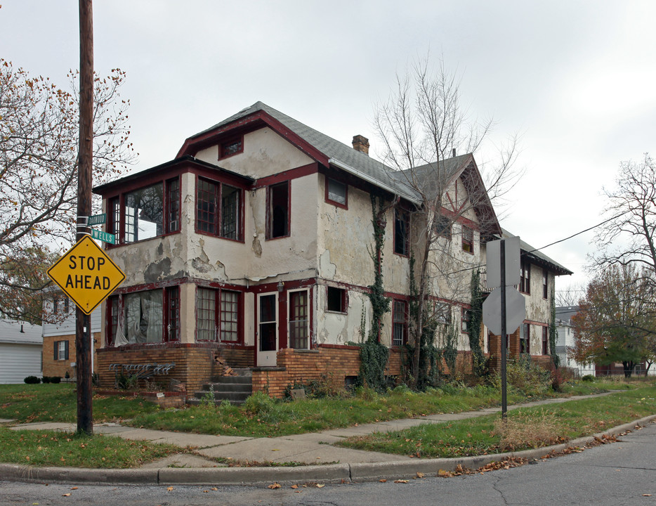 661 Oakwood Ave in Toledo, OH - Building Photo